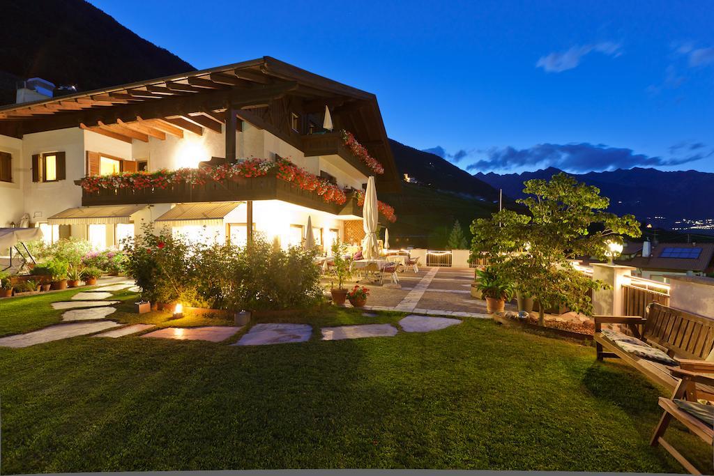 Hotel & Appartement Valtnaungut Cermes Exterior foto
